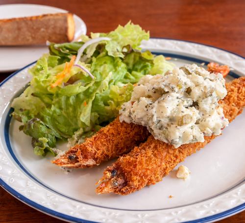 大海老フライと自家製タルタルポテトサラダ