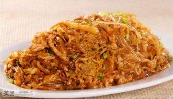 Chinese cabbage pickles and vermicelli stir-fry