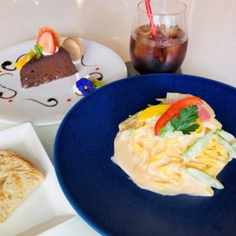 【午餐】B套餐+飲料+半份甜點2,620日圓（義大利麵午餐2,520日圓）