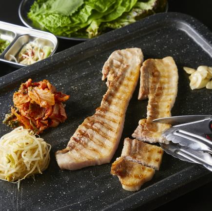 食べ放題プラン3,800円（税込4,180円）サムギョプサルなど65品　平日限定（日～木曜日）