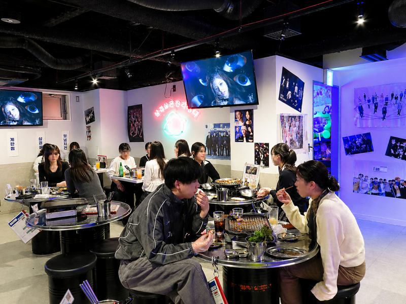 在宽敞雅致的环境中享用韩国料理！