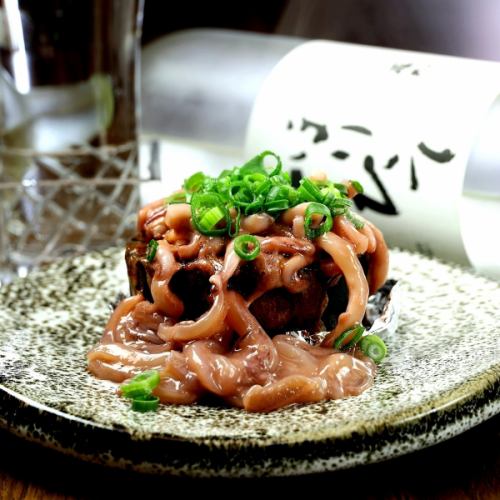 大将が各地を食べ歩き、「美味い」と感じたものを提供！