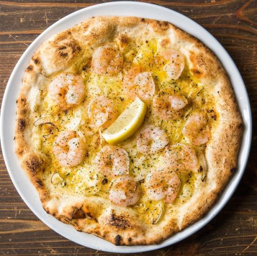 Gather shrimp lovers! Garlic shrimp pizza with shrimp