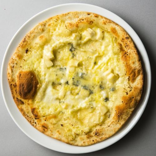 Perfect for wine! 4 cheeses with quattro pizza with honey