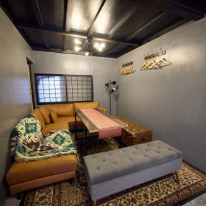 We also accept reservations for private use.Can accommodate up to 12 people.This private space is perfect for special events and parties! In a quiet environment, you can relax without worrying about your surroundings and enjoy hearty food and a wide selection of drinks.Please come and spend some memorable time with your loved ones at our restaurant.