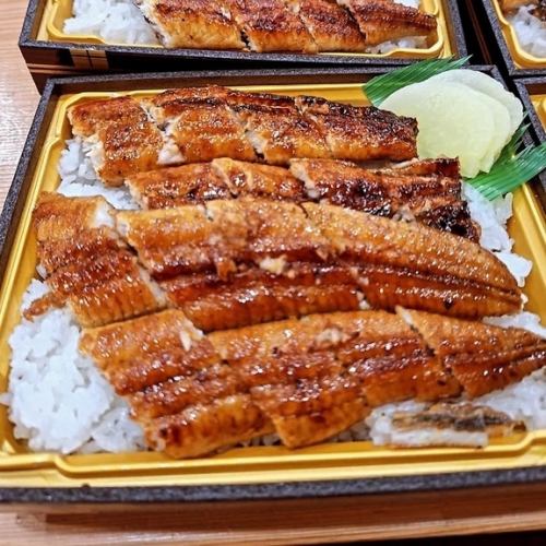 旬の食材を使用したご料理ご用意しております。