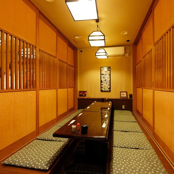 [Semi-private room tatami room (digging type)] There is a tatami room where you can stretch your legs and sit comfortably ♪ Please relax while surrounding the hot pot and delicious sashimi with everyone ★