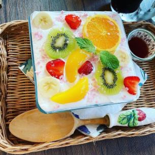 Snow White Parfait Box 1000 yen