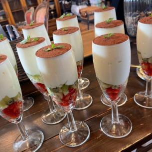 Raw Toro Glass Tiramisu 800 yen