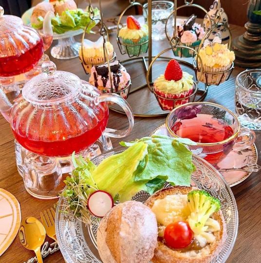 愛麗絲的森林仙境【憑優惠券最多可供2人使用,每人2,321日圓】*請閱讀說明