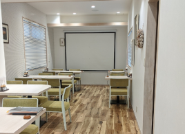 The 2nd floor can be reserved! Lunch time is from 15 people.Dinner time is from 10 people.The layout of the seats is free! Projectors and free Wi-Fi are available.Please use it for meetings, birthday parties, girls' parties, etc.