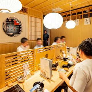 店内中央のテーブル席は当日用のお席となっており、最大12名様までお座り頂けます。【もつ鍋 前田屋】