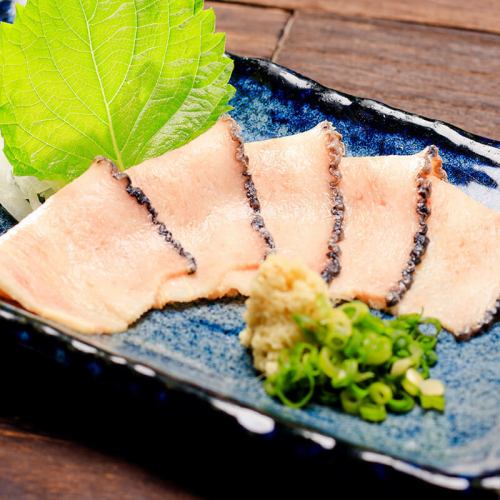 さえずり(タン刺身)