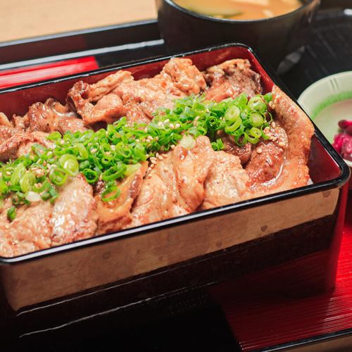 宮崎産ハーブ豚の生姜焼き重定食