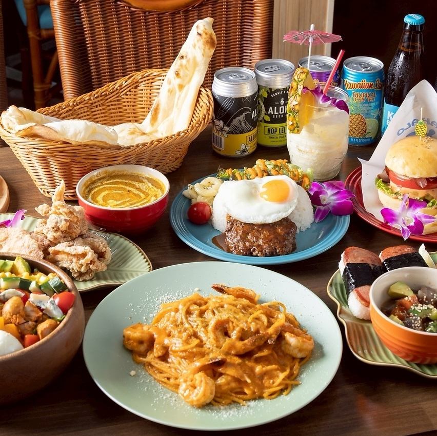 ロコモコ、アサイー、パンケーキ!プールサイドで本格ハワイ料理をお楽しみください☆