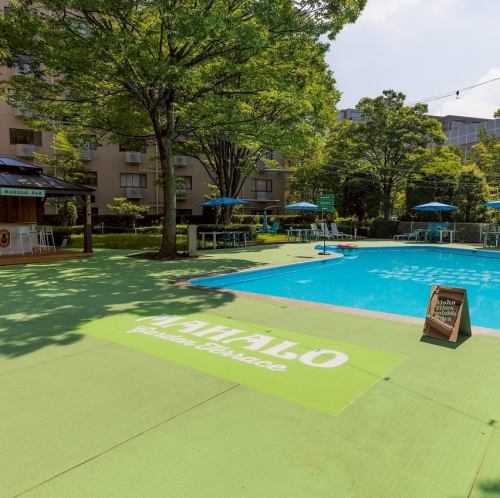 プール付きCAFEレストラン