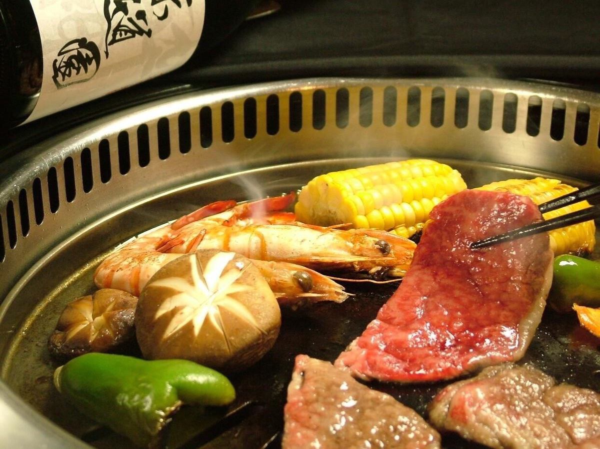 神戸で63年！仲間と楽しめる焼肉店。A5~A４黒毛和牛≪飲放≫焼肉コース6800円(税込)！