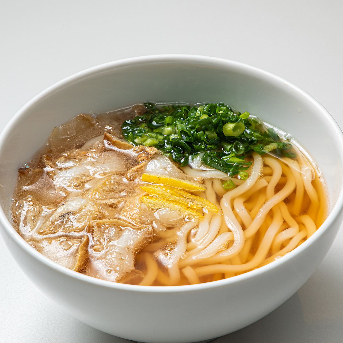 関西地方で親しまれている「かすうどん」。ぜひ一度ご賞味下さい