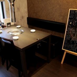 The table seats four and is perfect for small meetings, and as the restaurant is open from lunchtime on Sundays, it's also recommended for moms' get-togethers.