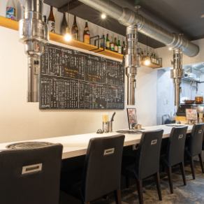 The counter seats for two are perfect for couples. Spend some precious time with your special someone.