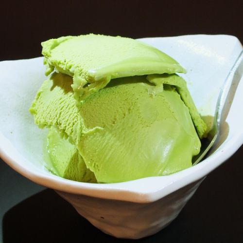 Dark green tea ice cream