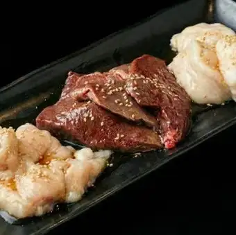 ホルモン盛り合わせ