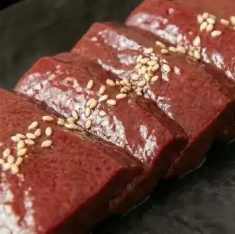 生レバーのぶつ焼き