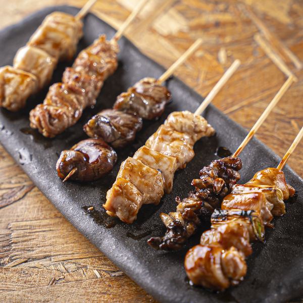 【職人の技による美味しさ！】新鮮な国産鳥を使用した当店自慢の”焼き鳥” 1本180円～ (税込)