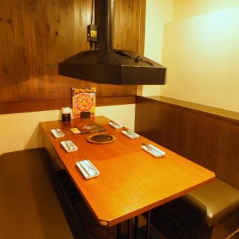Six persons table.For group / semi-private room (All you can eat yakiniku Umeda all you can drink all you can drink cheese fondue birthday girls party meat cheese)