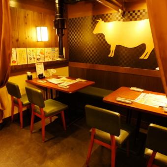 8 to 10 people table.For small groups / semi-private rooms.(Yakiniku Umeda you can eat all you drinks All you can eat All you can drink cheese fondue birthday girls party meat cheese)