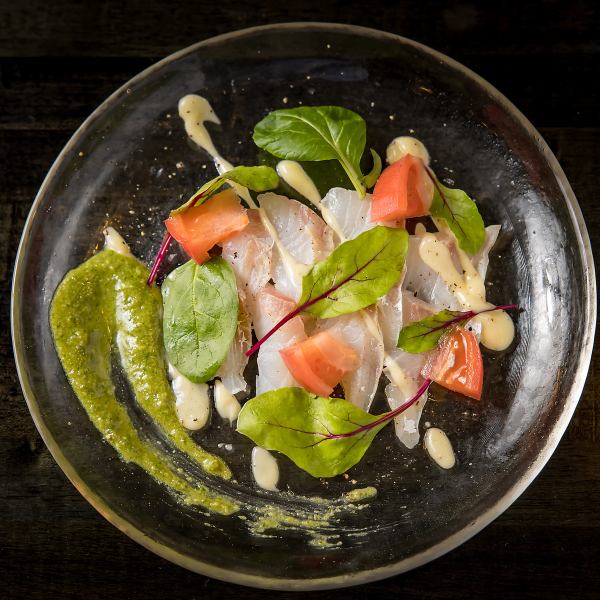 鮮度抜群！旨味と甘みが際立つ「本日の炙りカルパッチョ」