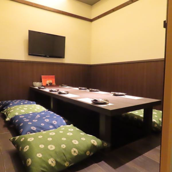 3조모토도리의 3·6센터 빌딩 1층에 자리한 야나기코테이에서 맛있는 장어·일식을 즐길 수 있다.【제삼자 인증 검사 합격점】저희 가게는 각종 감염 예방이나 시설·설비의 위생 관리 등 28항목에 이르는 검사를 모두 클리어한 제삼자 인증 검사 합격 점포입니다.안심・안전한 공간에서, 소중한 분과 평화의 한때를 보내 주세요.