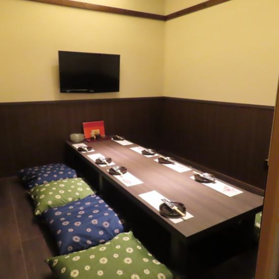 아늑한 파고 따뜻한 자리에서 고급 장어를 즐기십시오.