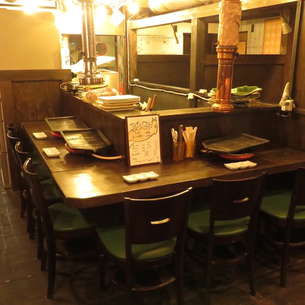 There are 6 counter seats.Recommended when you want to relax and enjoy the meat alone or when you want to talk side by side with your lover ★ There is a smoke exhaust duct, so you can enjoy your meal without being filled with smoke and smelling.