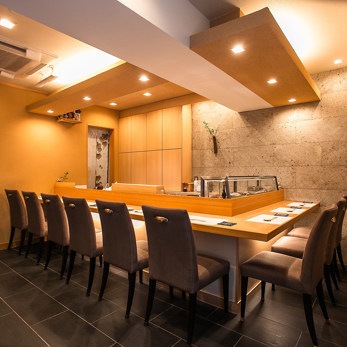 お一人様から、接待などゆっくりとお食事をしていただけます◎