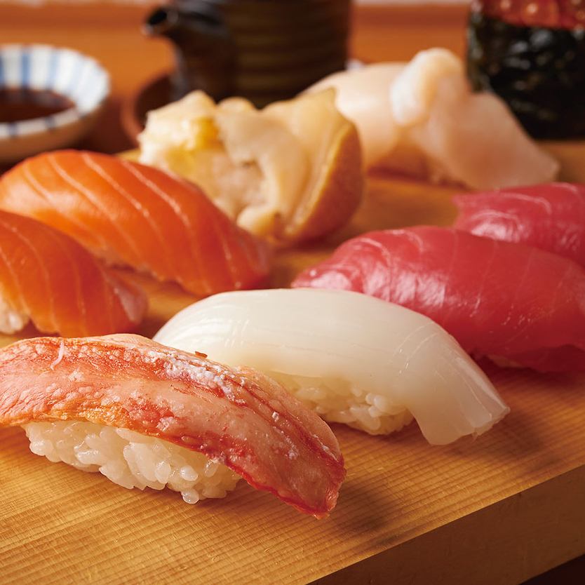 推荐寿司！可以品尝到新鲜海鲜的套餐4,000日元起