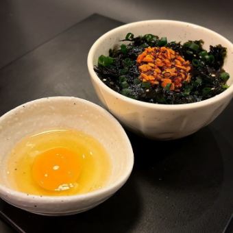 韓国のり卵かけご飯（ラー油韓国のり）