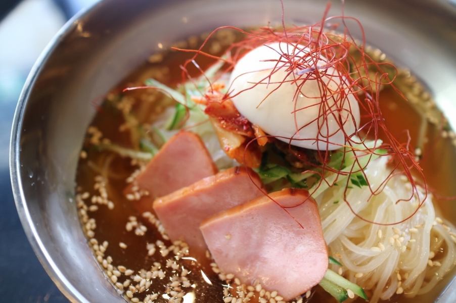 〆にもぴったりの韓国冷麺