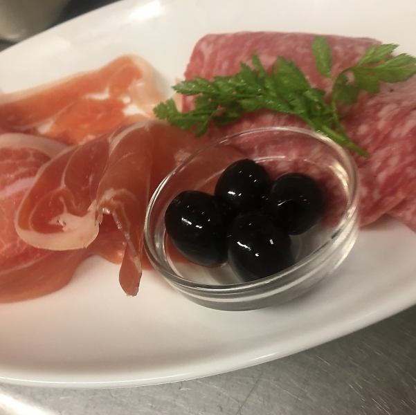 和食だけじゃない！パスタやアヒージョなどの洋食も◎