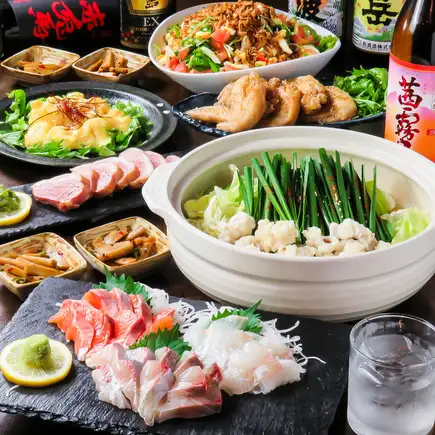 [Perfect for a luxurious year-end party! 10 dishes including motsunabe (offal hot pot) and sashimi platter] 6600 yen (tax included), 120-minute all-you-can-drink course (draft beer included)