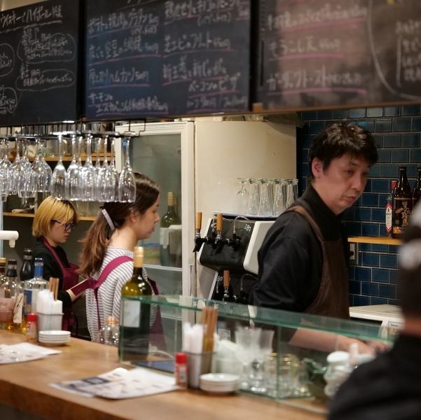 【お酒に合う料理】木を基調としたオシャレな店内は女子受け◎デートにも大人気☆お酒に合う料理★