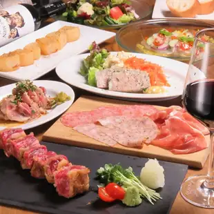 套餐預訂從10月26日起開始！ 【5000日圓套餐】包含2小時暢飲！共6道菜。