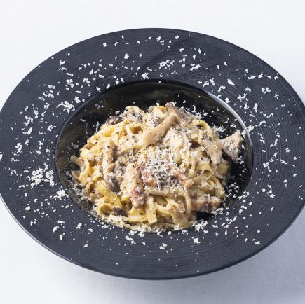 "Special Course" consisting of 5 dishes including pizza, pasta and meat dishes / 3,800 yen (tax included)