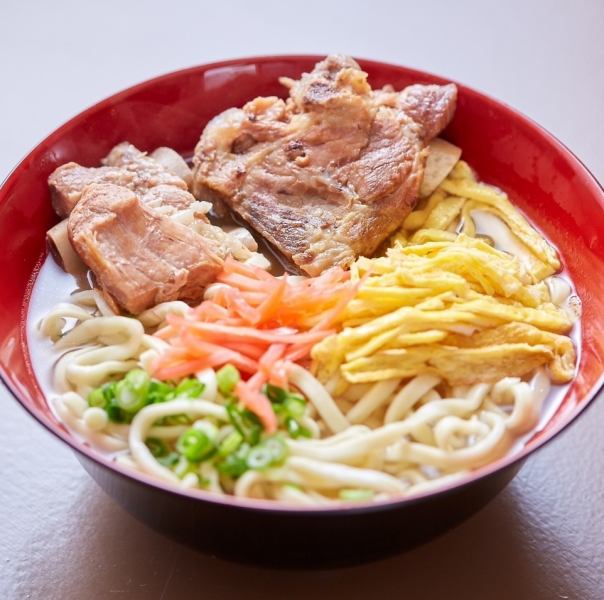 【ソーキそば】お食事にも〆にもおすすめ◎