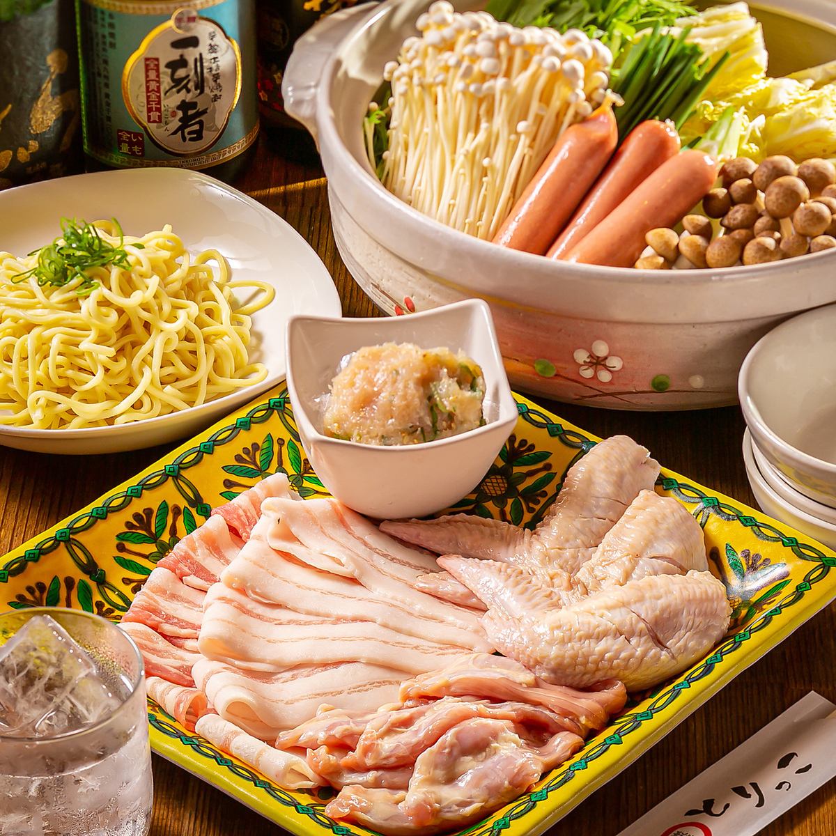 焼き鳥1本110円からとてもリーズナブル♪フラットなフロアなのでお子様でも安心♪