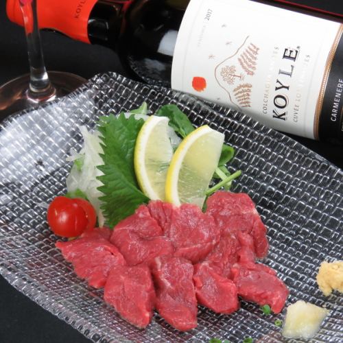 Top quality red meat! Horse fillet sashimi