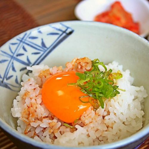 Maru's "TKG (tamago kake gohan)" is a chopstick rest ☆
