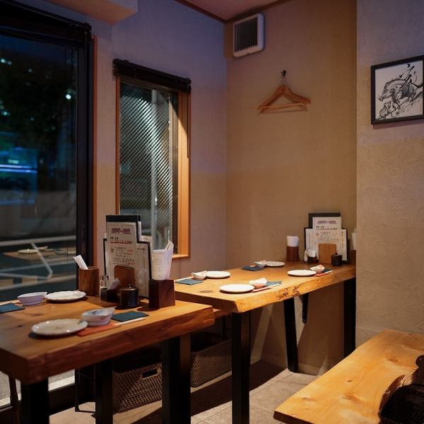 In addition to easy-to-use table seats, there is also a tatami-mat room with a slightly raised tatami floor.Please use it for casual dates, girls' meetings, and various banquets.