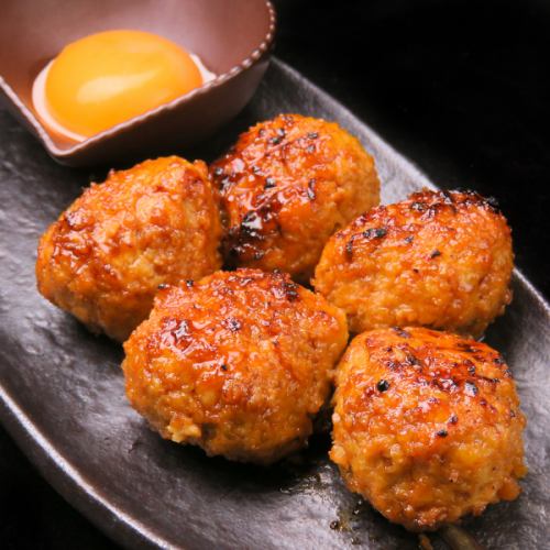 Slowly grilled with Tosa Binchotan charcoal and a secret sauce! [Tsukimi meatballs 5 pieces]
