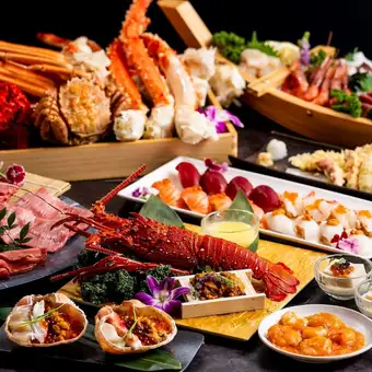 【特大ロブスター&極上ウニ付きプレミアム】150種超の海鮮&焼肉&和洋中ブッフェ+飲み放題